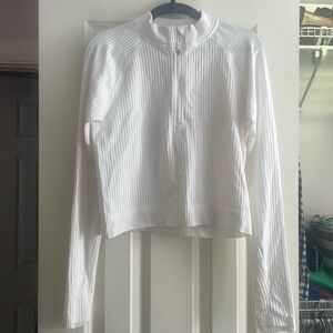 Lululemon ribbed 1/4 zip ribbed cropped long sleeve top. Size 6